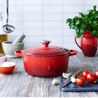 Le Creuset Signature Enamelled Cast Iron Round Dutch Oven